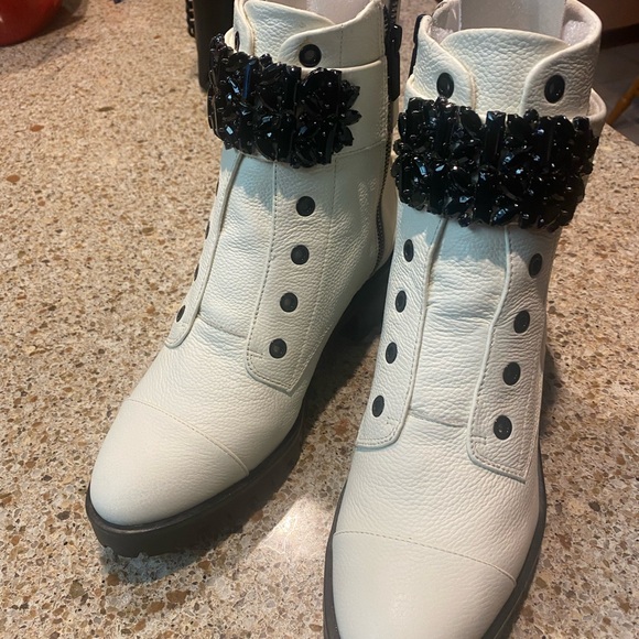 Karl Lagerfeld boots! Beautiful Pippa Boots! - Picture 5 of 7